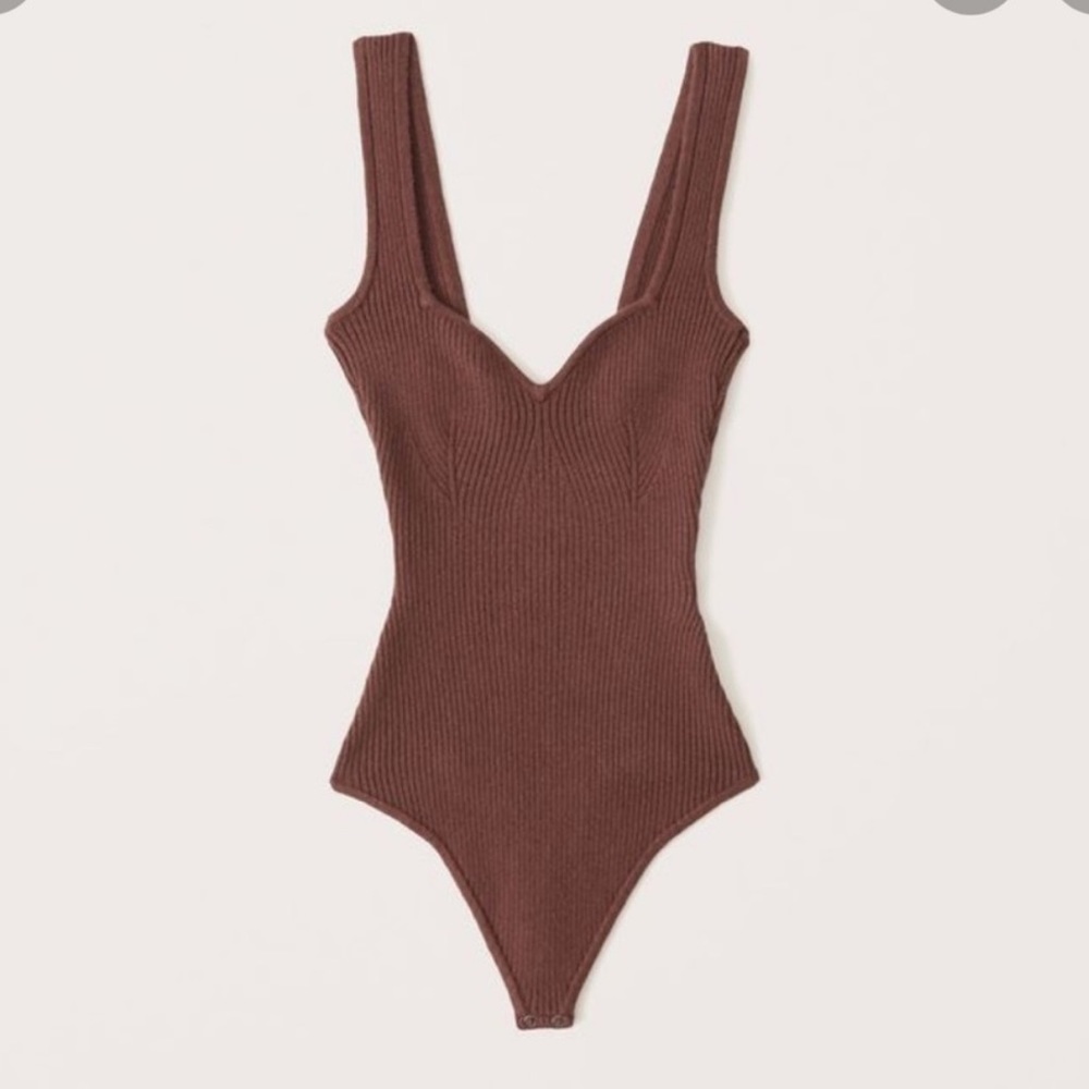 Abercrombie & Fitch Elevated Ribbed Knit Sweetheart Bodysuit